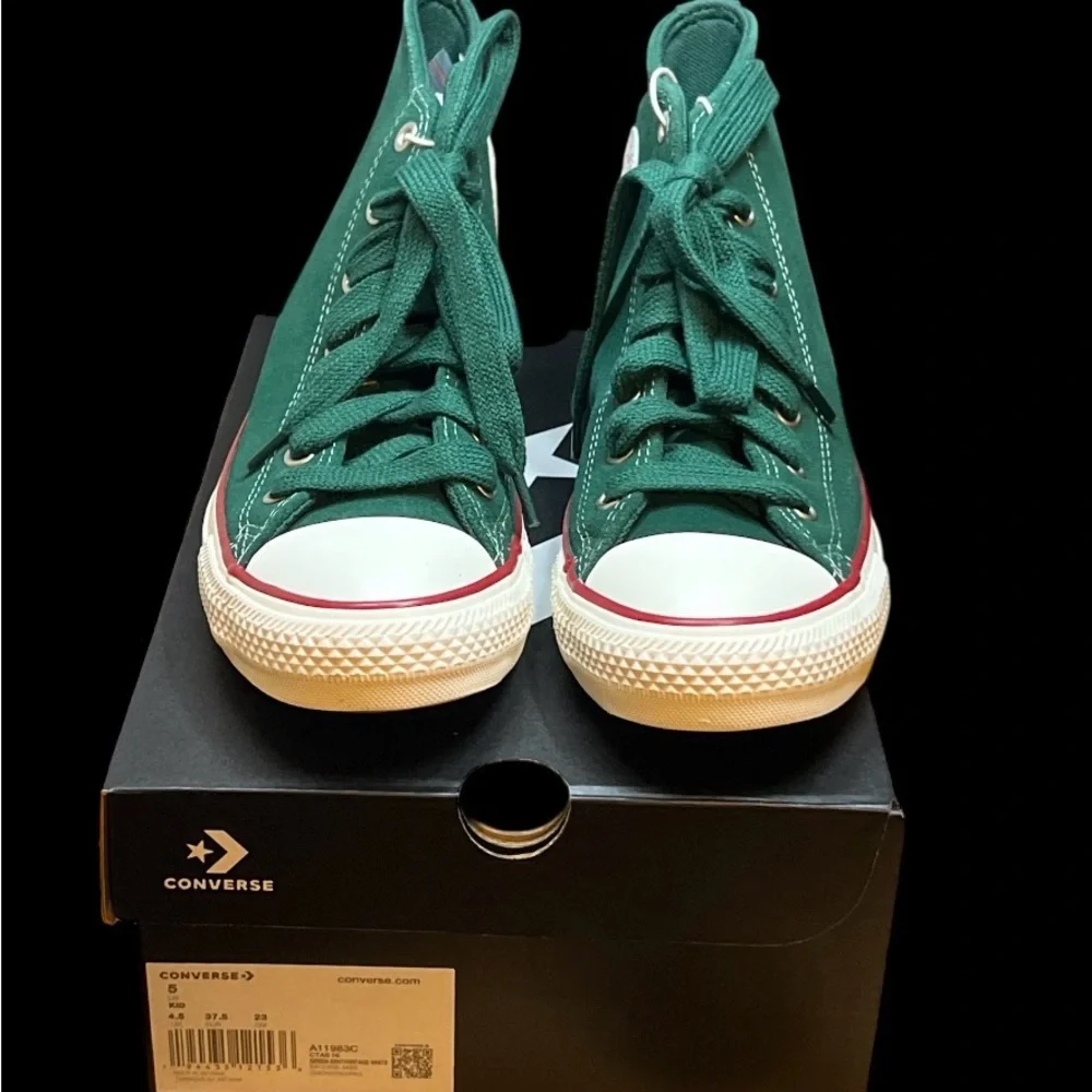 Converse Chuck Taylor All‎ Star High Boys 5 Grade School Hunter Green Envy Suede